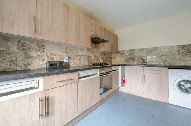 1380365-3-6916130...