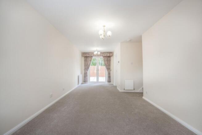 Lounge/Dining Area