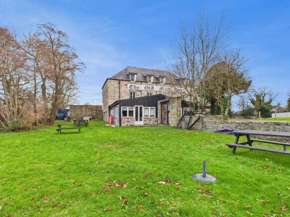 CAM03185G0-PR0126-STILL008