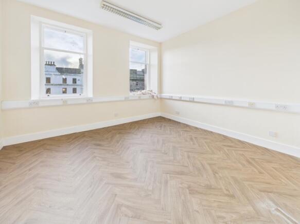 CAM03185G0-PR0128-STILL006