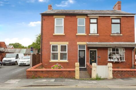 Clitheroes Lane, Freckleton, Preston, Lancashire, PR4