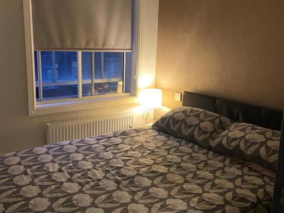 313 RH bedroom 2.JPG