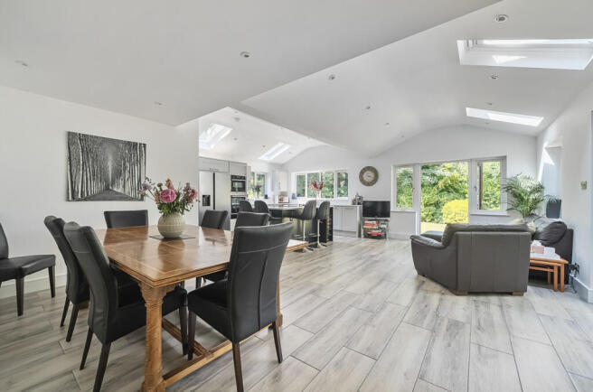 1305417-13-684c3a...