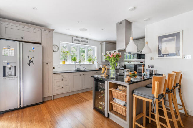 5-1329208-17-6889...