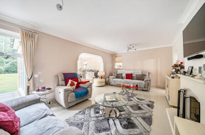 1353736-9-68c1a75...