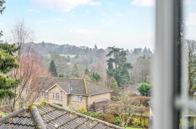 1401142-27-697200...