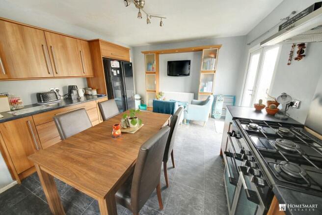 Kitchen dining room