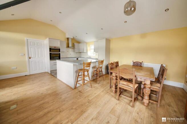 Kitchen Dining Area