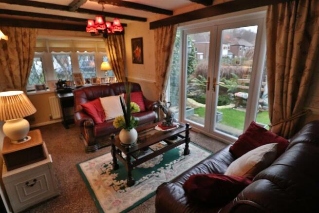 SITTING/DINING ROOM