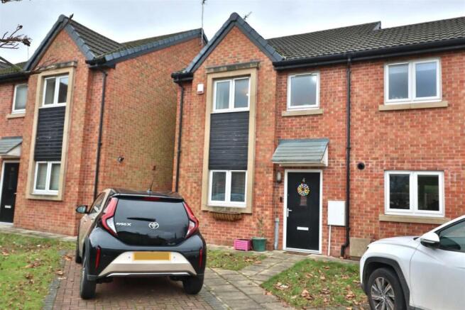 4 Howley Lane - 2.jpeg