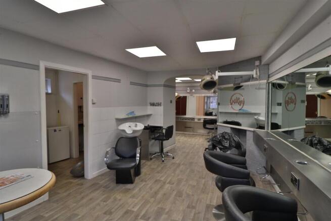 SALON SPACE