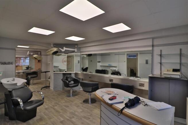 SALON SPACE