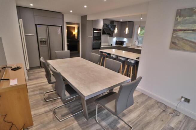 OPEN PLAN DINING KITCHEN