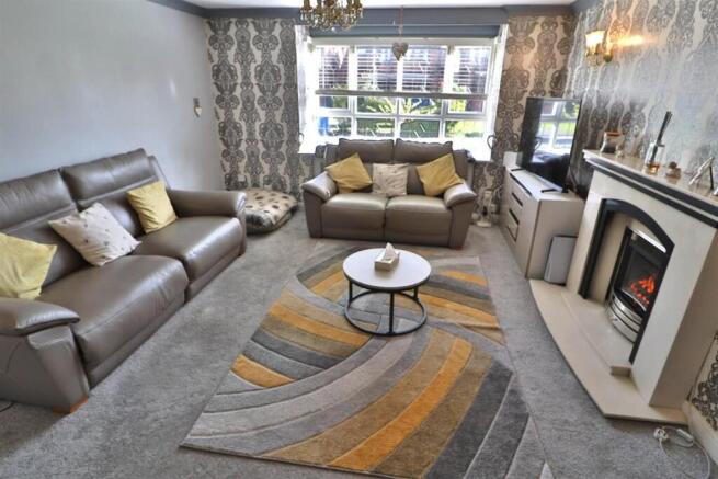 FAMILY LOUNGE