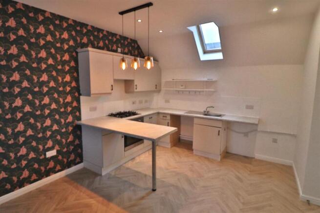 KITCHEN/LIVING ROOM