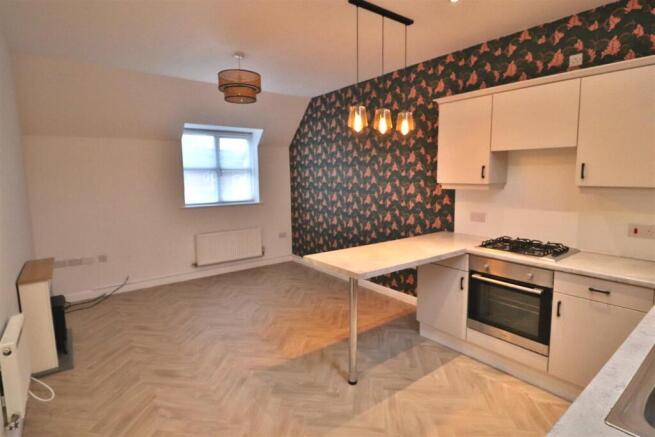 KITCHEN/LIVING ROOM