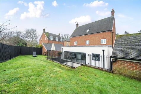 Connaught Way, Alton, Hampshire, GU34