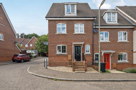 Princess Louise Square, Alton, Hampshire, GU34