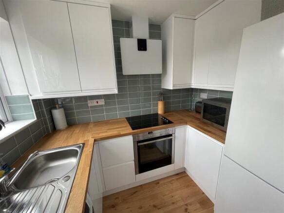 Kitchen 1.jpg