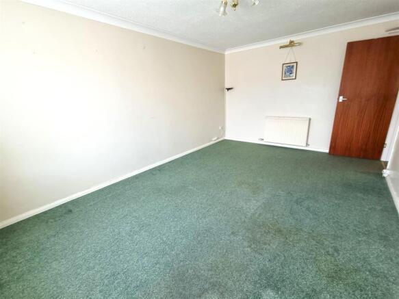Living room 1.jpg