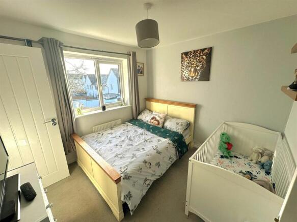 Bed 1.jpg