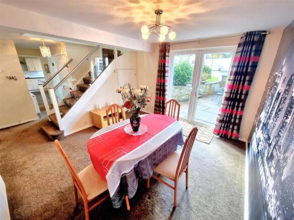 Dining room.jpg