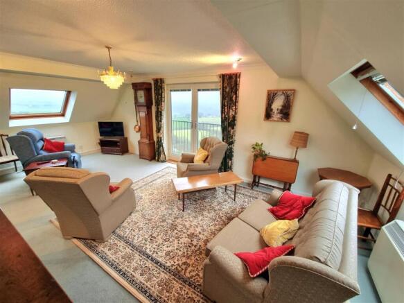 Sitting room 1.jpg
