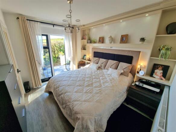 Bed 3.jpg