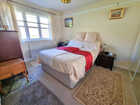Bedroom 1.jpg