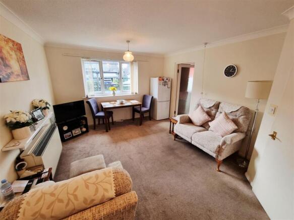 Sitting & dining room.jpg