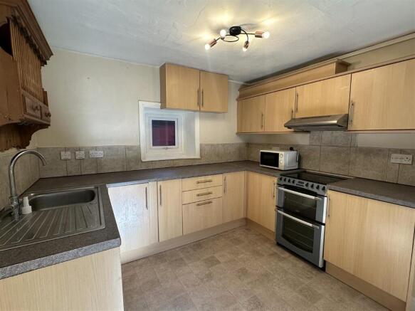 Kitchen / Breakfast 