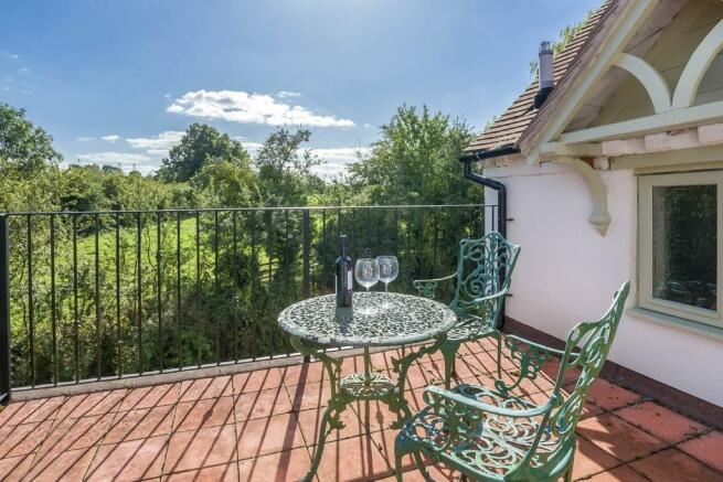 3 Bedroom Cottage For Sale In Hunger Hill Henley In Arden B95