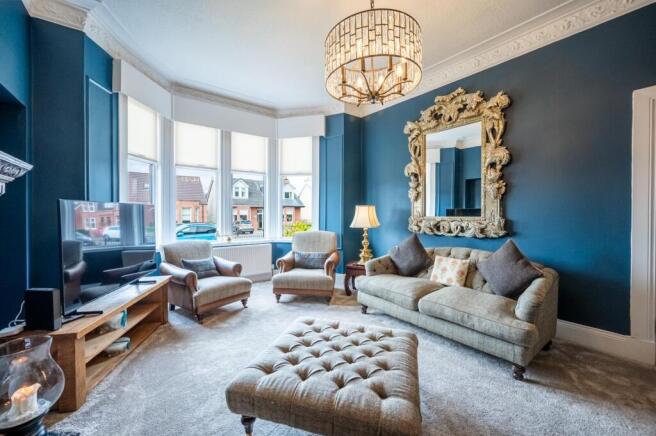 Living Room (1).jpg