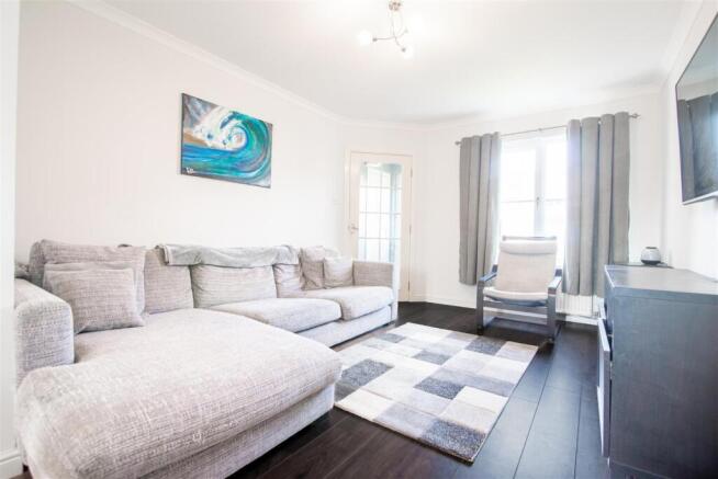Lounge-2.jpg