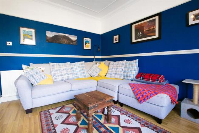 Lounge-1.jpg