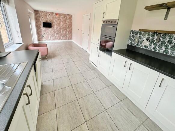Kitchen/Dining Ro...