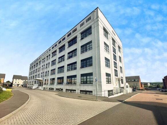 13513150-block