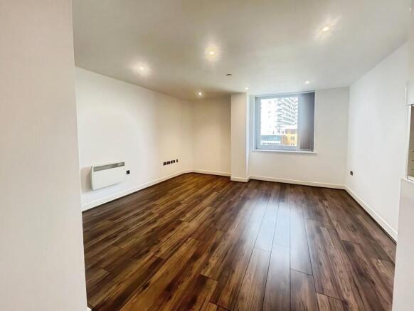 Lounge/Dining Roo...