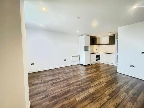 Lounge/Dining Roo...