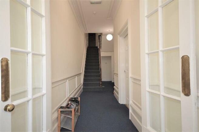 47-broomgrove-rd-entrance-hall.990x0.jpg