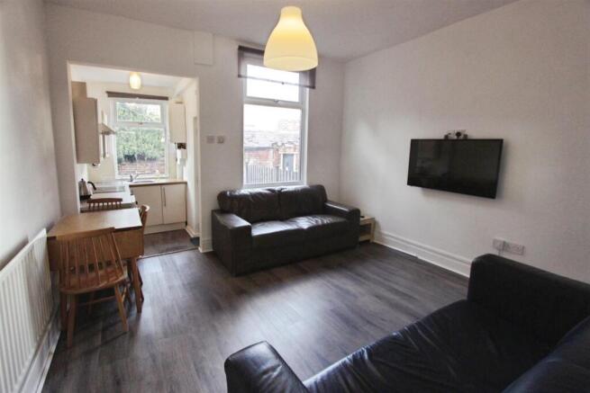 fc45490d-Living 20Room.JPG