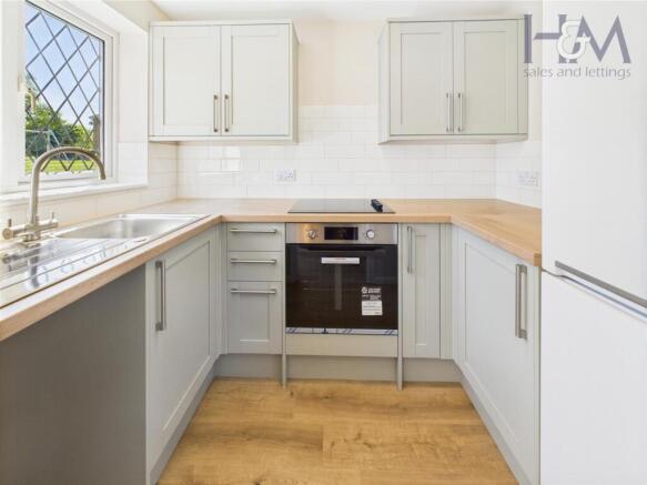 Kitchen 1.jpg