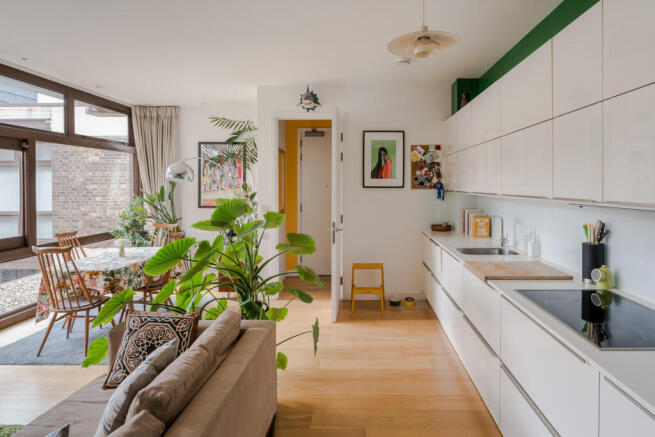 243983 - 3, 19 Cabanel Place-9.jpg