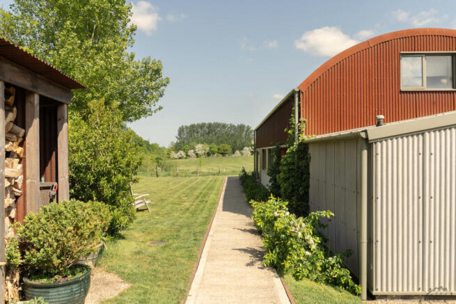 284109 - SCHOOL-HOUSE-LANE-MAY-011.jpg