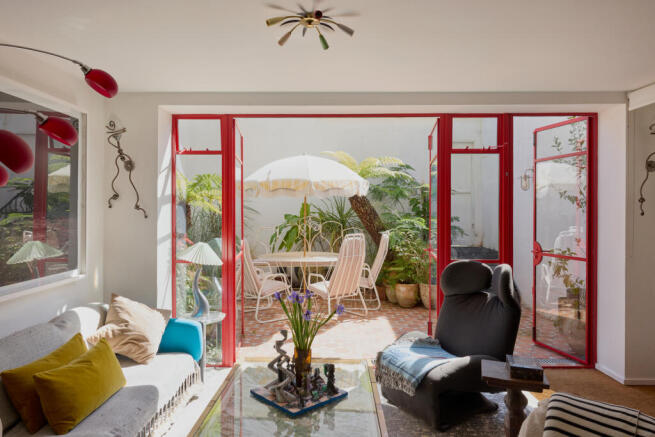 298205 - TMH_CHATSWORTH ROAD_01.JPG