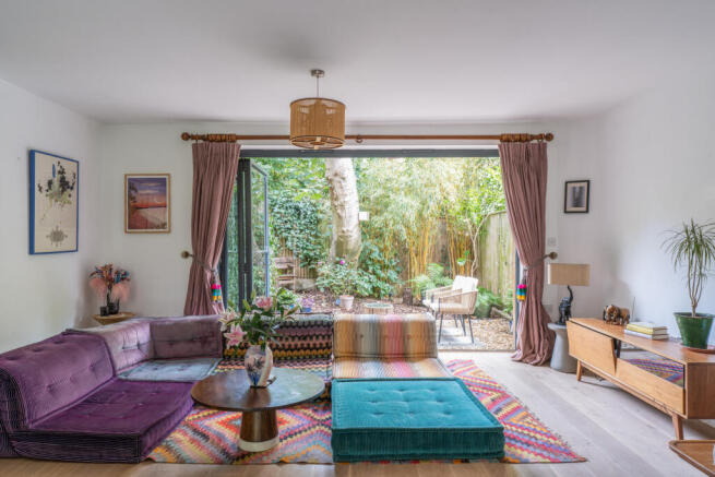 308123 - 2CapitolWalk_HighRes-25.jpg