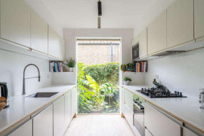 308116 - 2CapitolWalk_HighRes-18.jpg