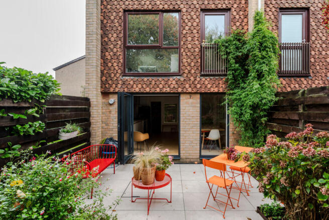 317293 - 10 Deans Close-2.jpeg