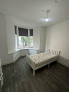 Ebbw Vale - 1 bedroom flat share