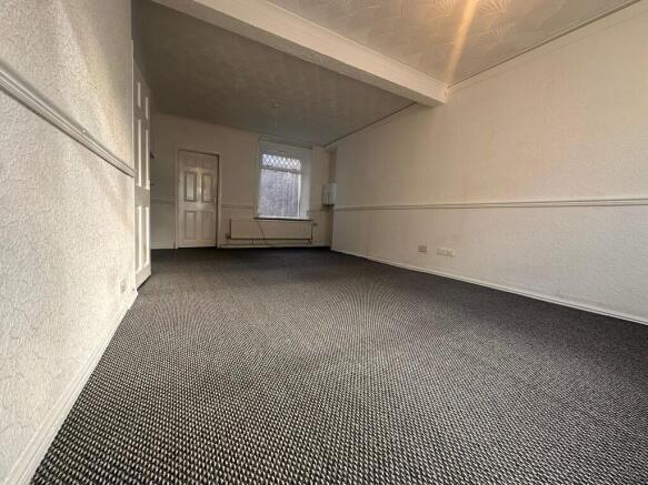 Lounge/Dining Are...